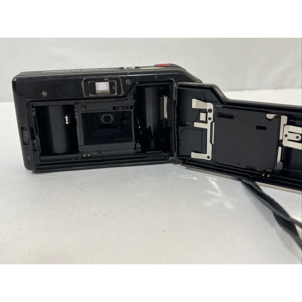 Minolta Freedom QD 35mm Film Camera Black Autofocus Quartz Date VTG NOT TESTED